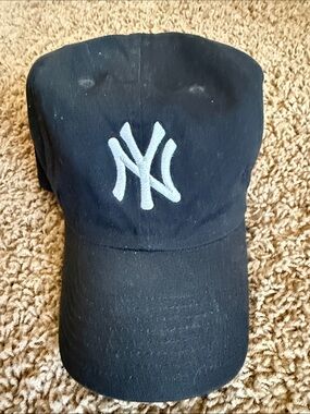 Nike Black Baseball Cap with White Logo